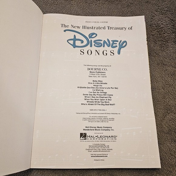 The New Illustrated Treasury of Disney Songs by Hal Leonard Corp Paperback - Picture 3 of 4